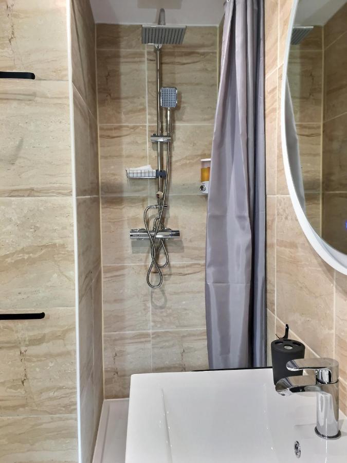 Bleu Lavande - Coquet Appartement Ambiance Village Istres Luaran gambar